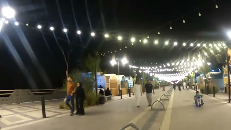 Médine de nuit, sur la route de la mosquée du Prophète